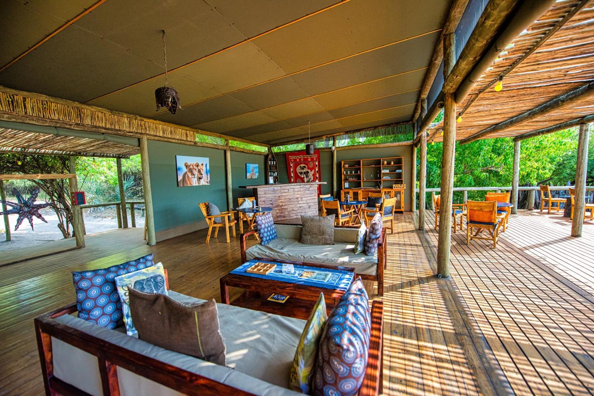 Semowi Lodge And Campsites Mirapene Exteriér fotografie