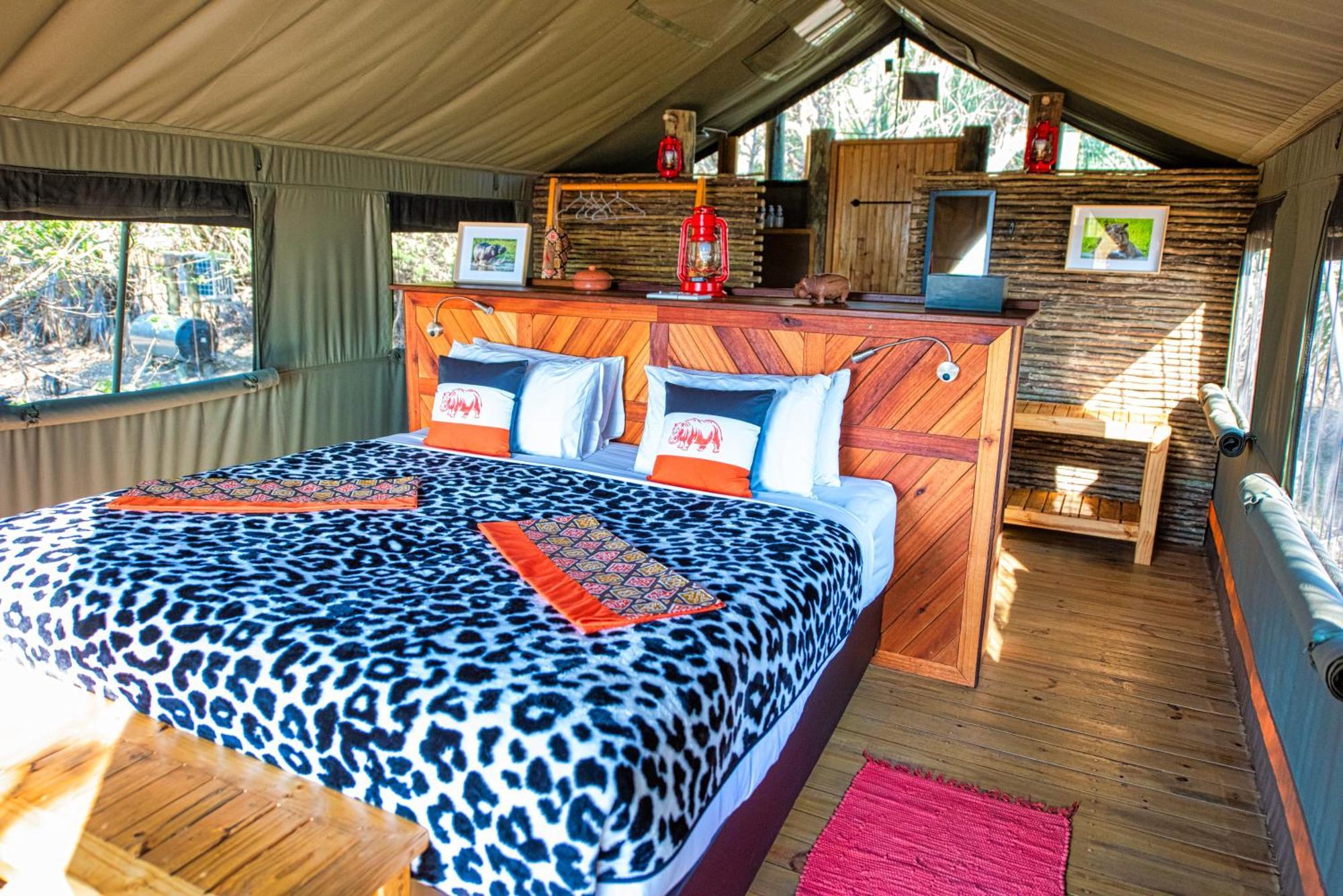 Semowi Lodge And Campsites Mirapene Pokoj fotografie